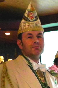 Düsseldorfer Karnevalsgesellschaft e.V. Weissfräcke - Adjutant Hans-Jörg Kohl Düsseldorfer Karnevalsgesellschaft e.V. Weissfräcke - Adjutant Hans-Jörg Kohl