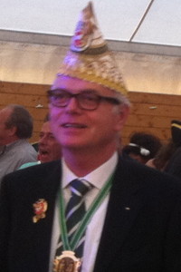 Düsseldorfer Karnevalsgesellschaft e.V. Weissfräcke - Stellvertretender Senatssprecher Jürgen Senz Düsseldorfer Karnevalsgesellschaft e.V. Weissfräcke - Stellvertretender Senatssprecher Jürgen Senz